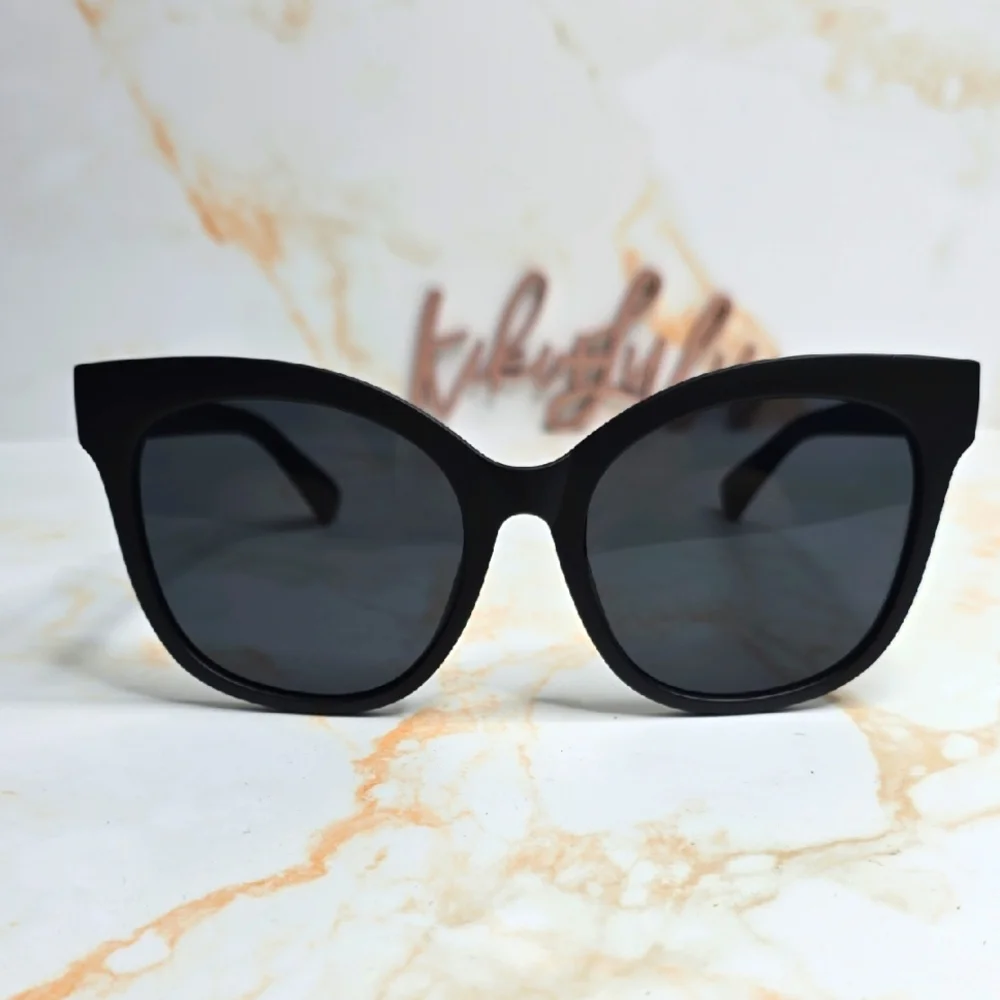 Quay Sunglasses - It's My Way in Black/Smoke Lens Mate Oversized Sunglasses Nwot - Picture 4 of 10